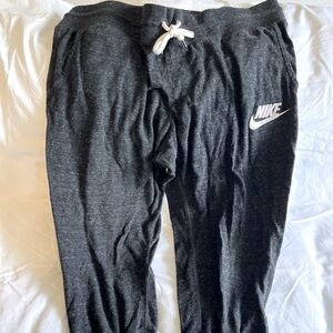 💜GUC Nike Cropped Sweat pants, grey in XL